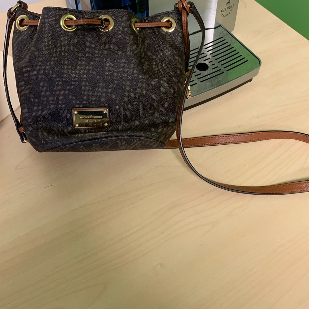 Like new Michael Kors crossbody
